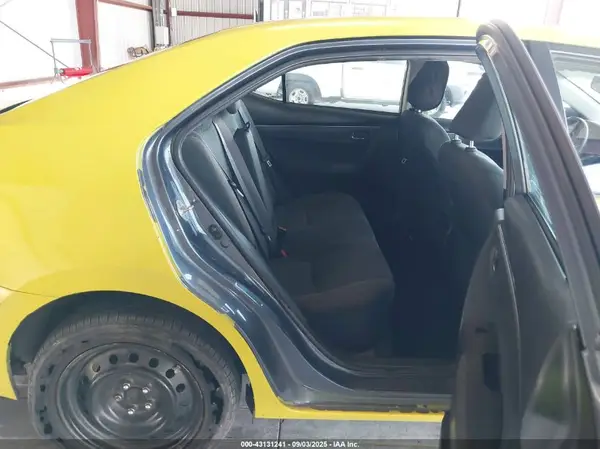 5YFBURHE7JP831682 2018 TOYOTA COROLLA - Image 8