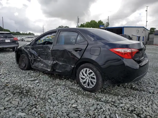 5YFBURHE7JP831701 2018 TOYOTA COROLLA - Image 2