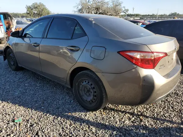 5YFBURHE7JP831844 2018 TOYOTA COROLLA - Image 2