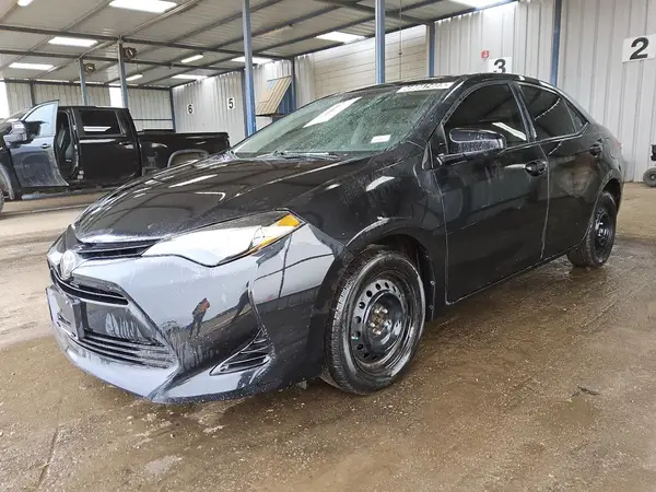 5YFBURHE7JP832122 2018 TOYOTA COROLLA - Image 1