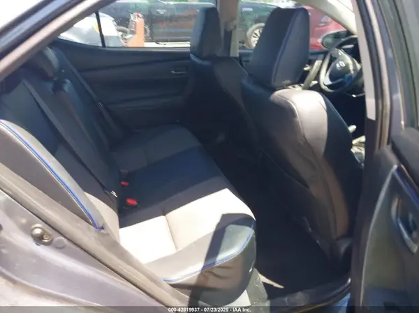 5YFBURHE7JP832685 2018 TOYOTA COROLLA - Image 8