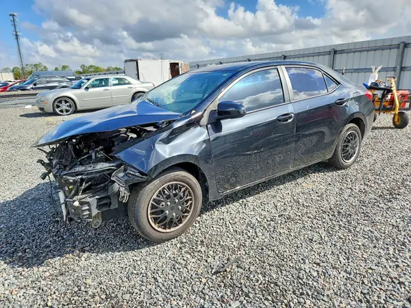 5YFBURHE7JP834808 2018 TOYOTA COROLLA - Image 2