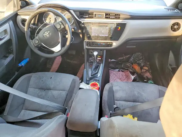 5YFBURHE7JP835408 2018 TOYOTA COROLLA - Image 8