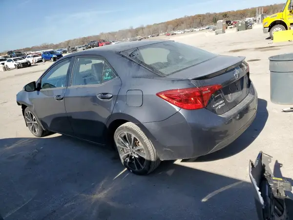 5YFBURHE7JP839331 2018 TOYOTA COROLLA - Image 2