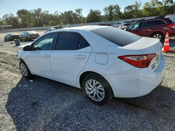 5YFBURHE7JP839927 2018 TOYOTA COROLLA - Image 2