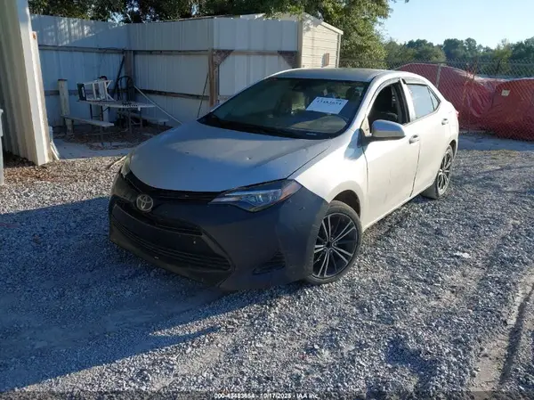 5YFBURHE7JP840513 2018 TOYOTA COROLLA - Image 2