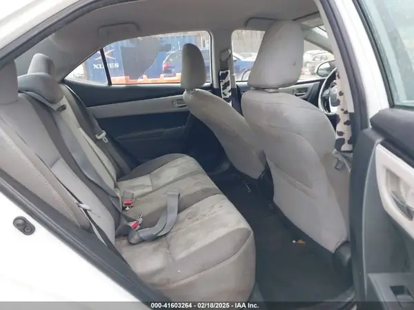 5YFBURHE7JP840916 2018 TOYOTA COROLLA - Image 8