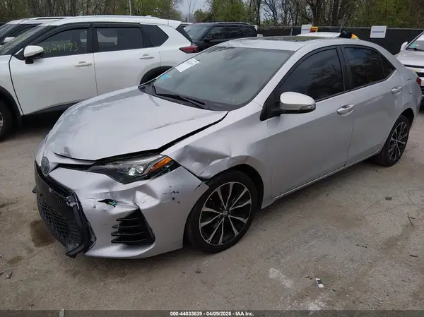 5YFBURHE7JP840950 2018 TOYOTA COROLLA - Image 2