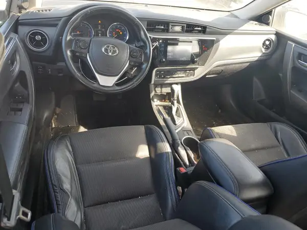 5YFBURHE7JP840978 2018 TOYOTA COROLLA - Image 8
