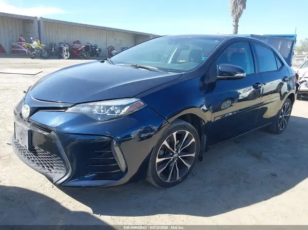 5YFBURHE7JP841290 2018 TOYOTA COROLLA - Image 2
