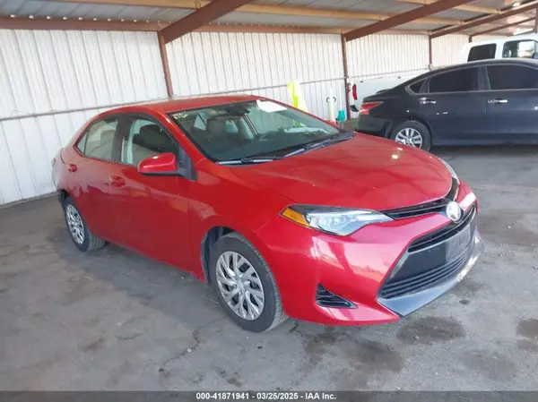 5YFBURHE7JP841953 2018 TOYOTA COROLLA - Image 1