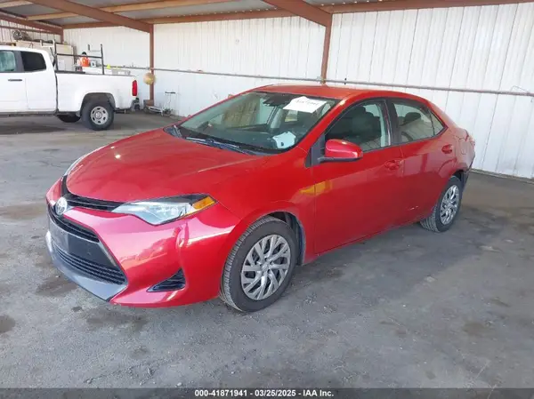 5YFBURHE7JP841953 2018 TOYOTA COROLLA - Image 2