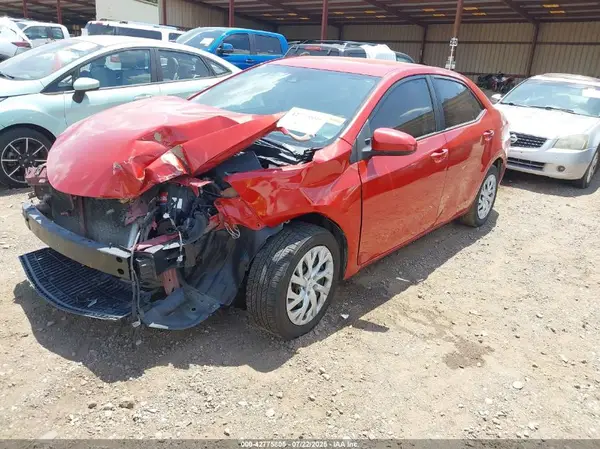5YFBURHE7JP843766 2018 TOYOTA COROLLA - Image 2