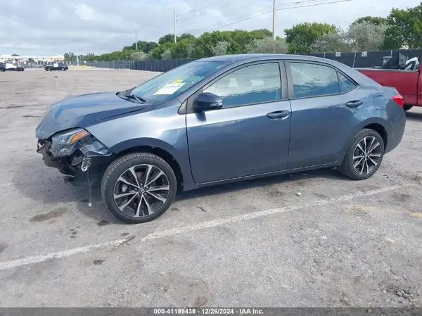 5YFBURHE7JP844920 2018 TOYOTA COROLLA - Image 2