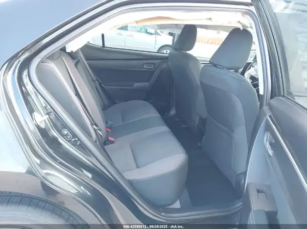 5YFBURHE7JP850944 2018 TOYOTA COROLLA - Image 8