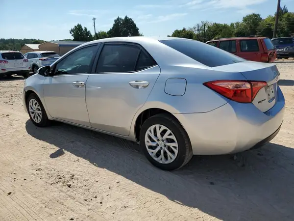 5YFBURHE7JP851365 2018 TOYOTA COROLLA - Image 2