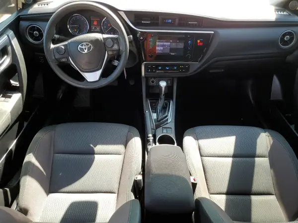 5YFBURHE7JP851365 2018 TOYOTA COROLLA - Image 8