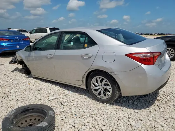 5YFBURHE7JP853116 2018 TOYOTA COROLLA - Image 2