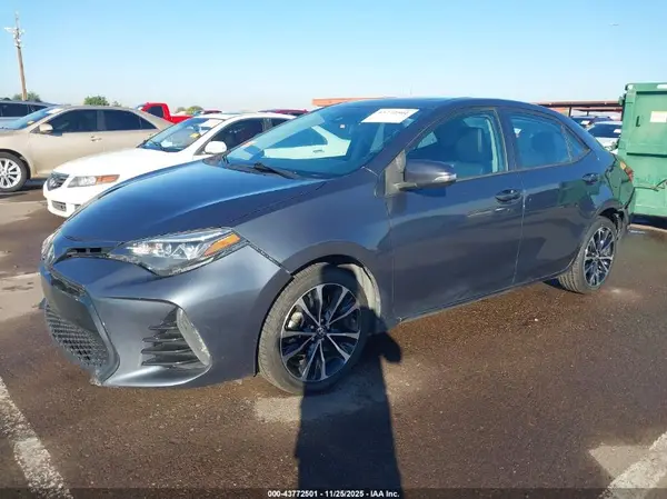 5YFBURHE7JP853228 2018 TOYOTA COROLLA - Image 2
