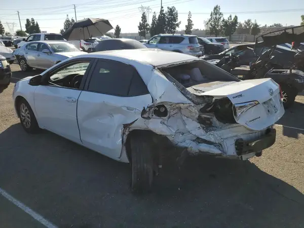 5YFBURHE7JP853889 2018 TOYOTA COROLLA - Image 2