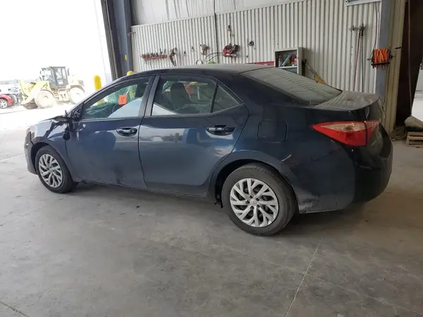 5YFBURHE7JP854685 2018 TOYOTA COROLLA - Image 2