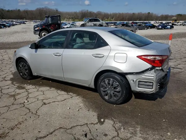 5YFBURHE7JP855299 2018 TOYOTA COROLLA - Image 2