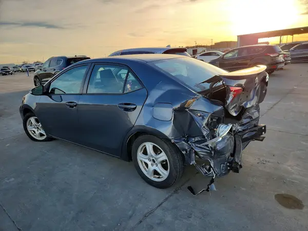 5YFBURHE7JP855691 2018 TOYOTA COROLLA - Image 2