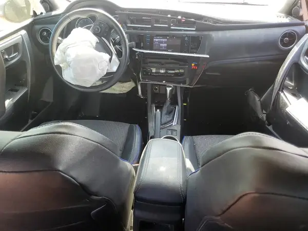 5YFBURHE7JP855786 2018 TOYOTA COROLLA - Image 8