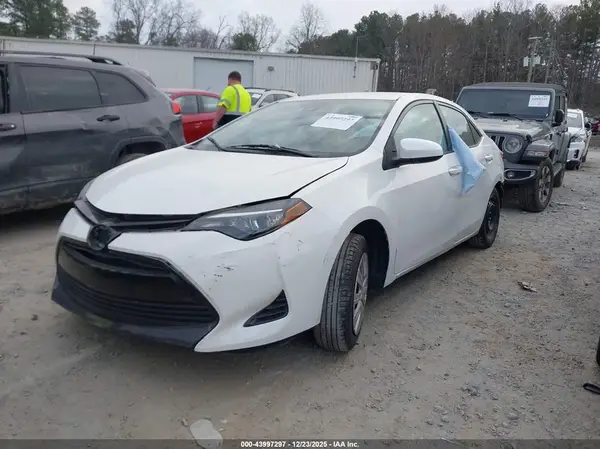 5YFBURHE7KP857264 2019 TOYOTA COROLLA - Image 2