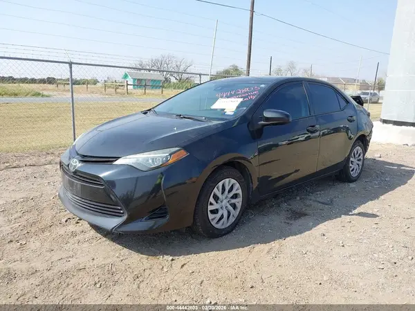 5YFBURHE7KP857524 2019 TOYOTA COROLLA - Image 2