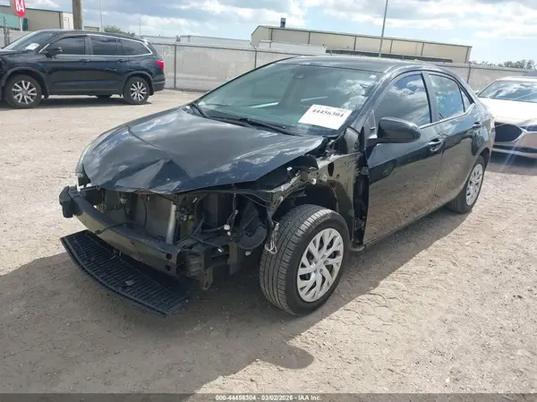 5YFBURHE7KP858317 2019 TOYOTA COROLLA - Image 2