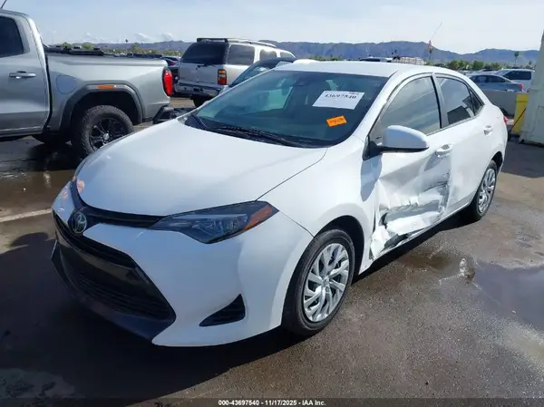 5YFBURHE7KP858544 2019 TOYOTA COROLLA - Image 2