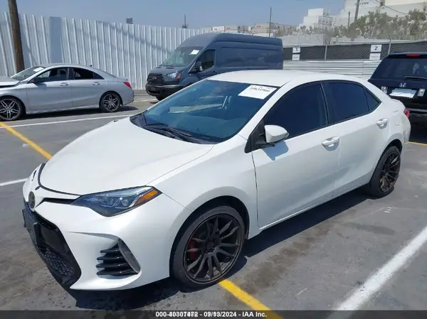 5YFBURHE7KP858656 2019 TOYOTA COROLLA - Image 2