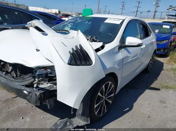 5YFBURHE7KP860052 2019 TOYOTA COROLLA - Image 2