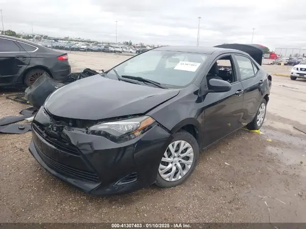 5YFBURHE7KP863114 2019 TOYOTA COROLLA - Image 2