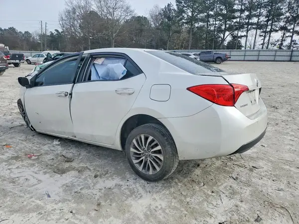 5YFBURHE7KP863372 2019 TOYOTA COROLLA - Image 2