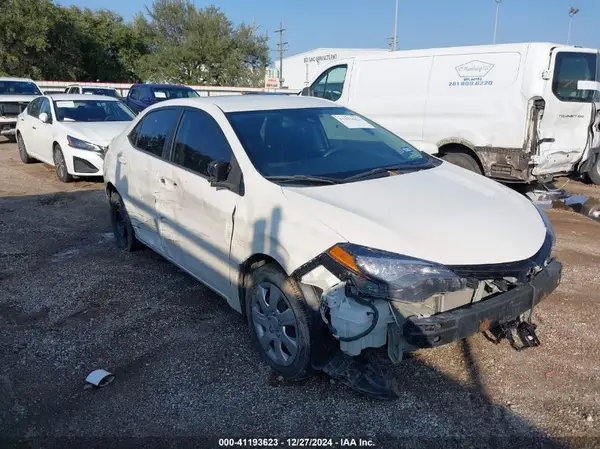 5YFBURHE7KP864585 2019 TOYOTA COROLLA - Image 1