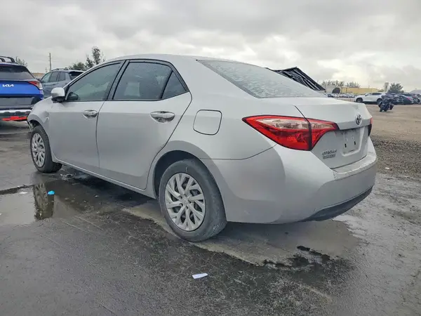 5YFBURHE7KP866045 2019 TOYOTA COROLLA - Image 2