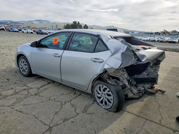5YFBURHE7KP866322 2019 TOYOTA COROLLA - Image 2