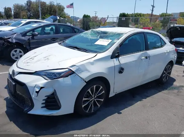 5YFBURHE7KP869771 2019 TOYOTA COROLLA - Image 2