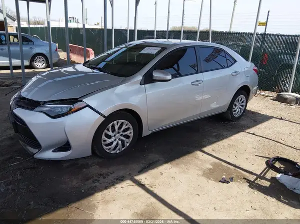 5YFBURHE7KP875053 2019 TOYOTA COROLLA - Image 2