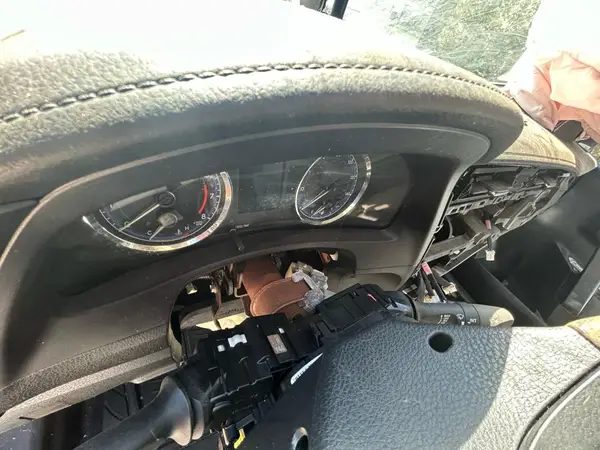 5YFBURHE7KP875599 2019 TOYOTA COROLLA - Image 8