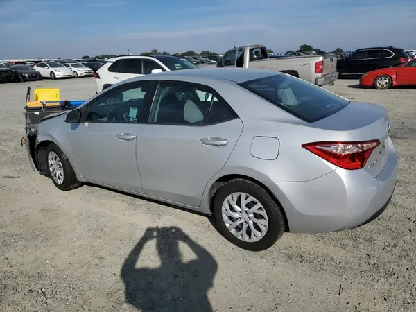 5YFBURHE7KP876445 2019 TOYOTA COROLLA - Image 2