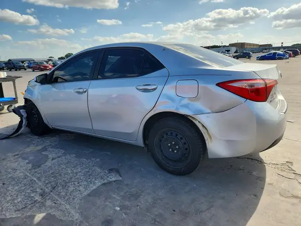 5YFBURHE7KP877286 2019 TOYOTA COROLLA - Image 2