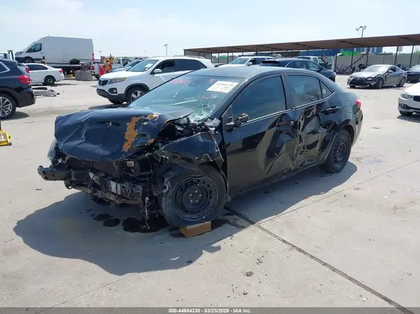 5YFBURHE7KP879247 2019 TOYOTA COROLLA - Image 2