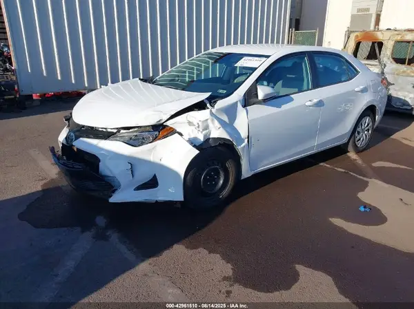 5YFBURHE7KP882388 2019 TOYOTA COROLLA - Image 2