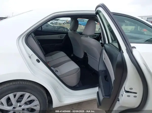 5YFBURHE7KP884299 2019 TOYOTA COROLLA - Image 8