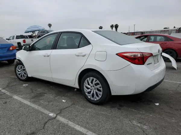 5YFBURHE7KP886165 2019 TOYOTA COROLLA - Image 2