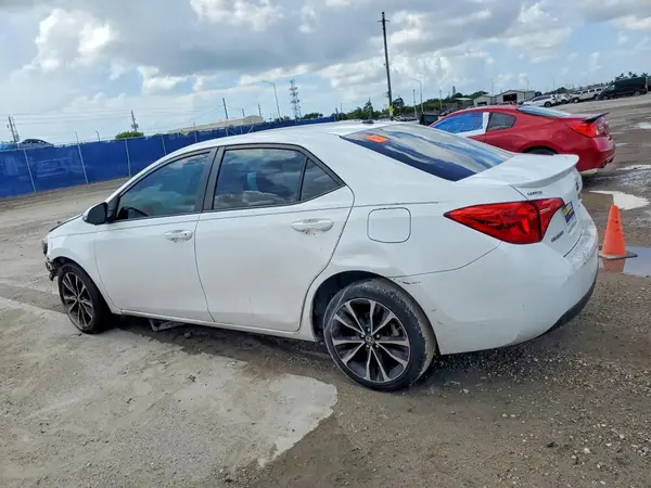 5YFBURHE7KP886196 2019 TOYOTA COROLLA - Image 2