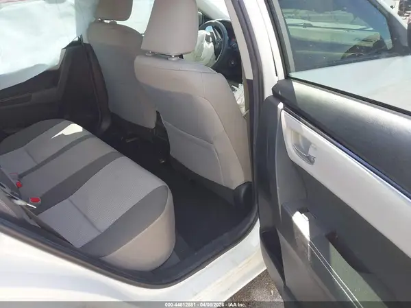 5YFBURHE7KP889860 2019 TOYOTA COROLLA - Image 8